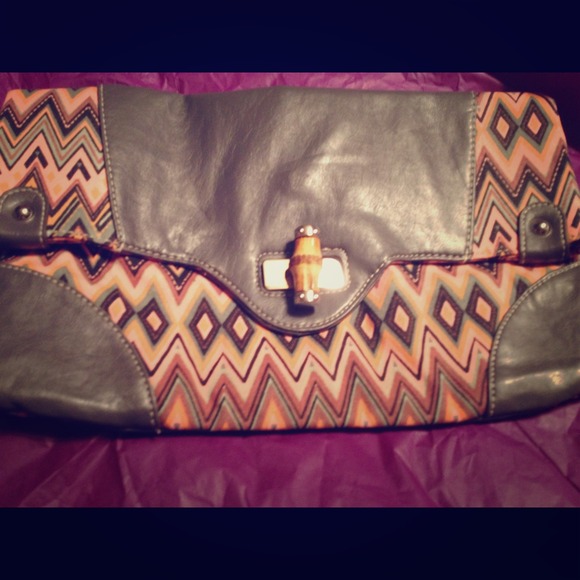 **Reduced** medium clutch bag for summer!