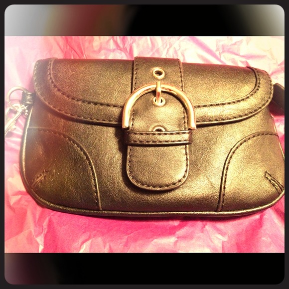 Small black clutch and multipurpose.