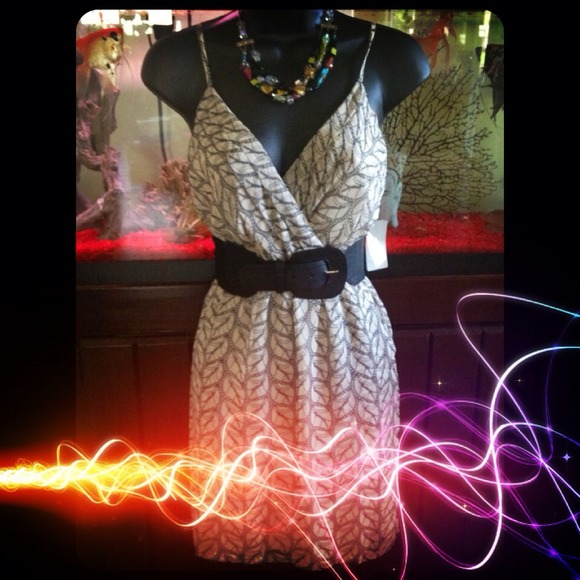 Love 21 Dresses & Skirts - 💥SALE Adjustable Patterned Dress
