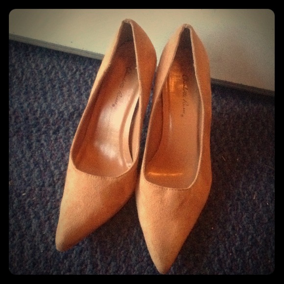 Pointy toe camel color pumps size 6