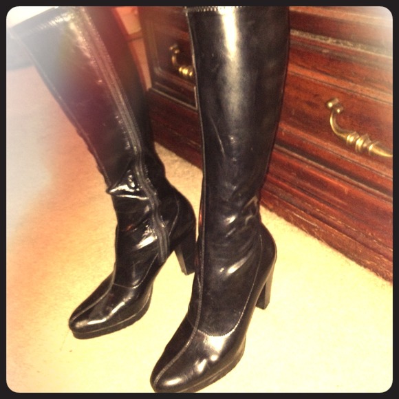 💥REDUCED💥😻KNEE HIGH PATENT BOOTS😻