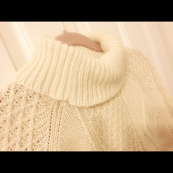 f21 neck sweater - Picture 2 of 4
