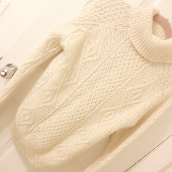 f21 neck sweater - Picture 3 of 4