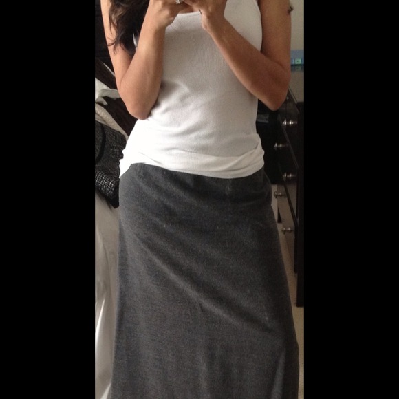Size 2 Banana Republic floor length smokey gry skt - Picture 2 of 4