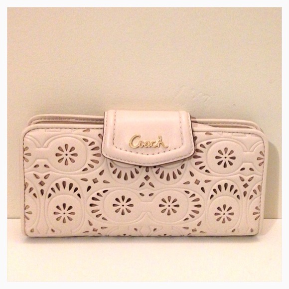 Coach Clutches & Wallets - ⭕SOLD⭕Coach Ashley Lace Leather Wallet