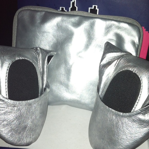 Cityslips foldable flats with carrying case. - Picture 3 of 4