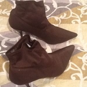 Pointed Toe Booty. Firm