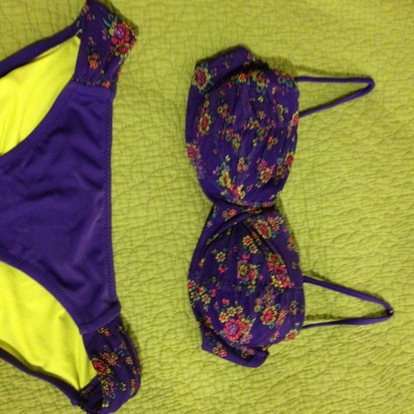 Xhilaration bikini swimsuit nwot!