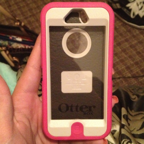 iPhone 5 pink otterbox - Picture 1 of 3
