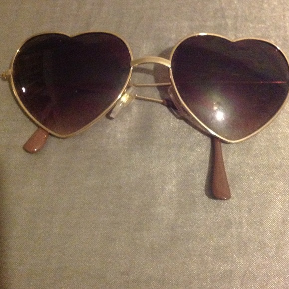 ♥HEART SUNGLASSES♥ - Picture 2 of 3