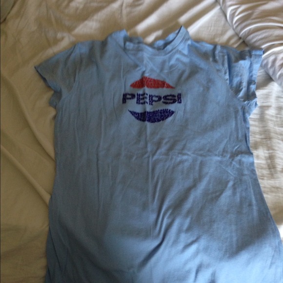 Bundle with snoopy shirt. ***** reserved*****