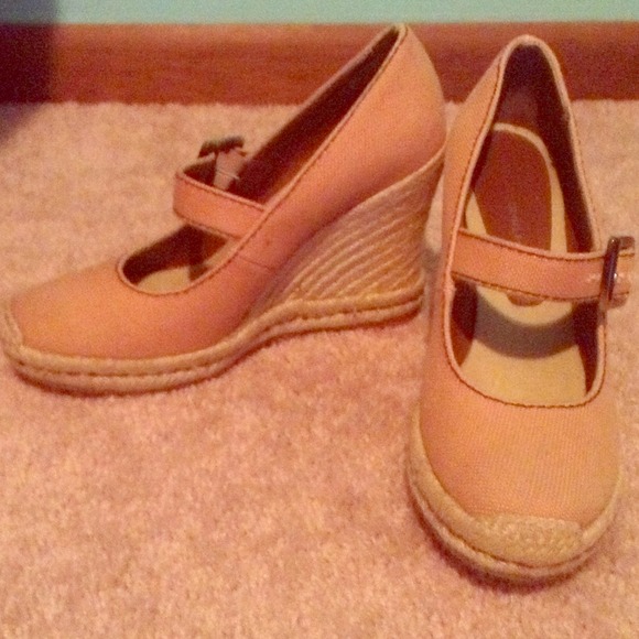 Tommy Hilfiger wedges sz 6.5