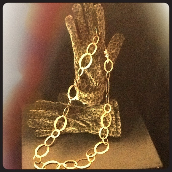 VINTAGE AVON GOLD TONE NECKLACE - Picture 1 of 4