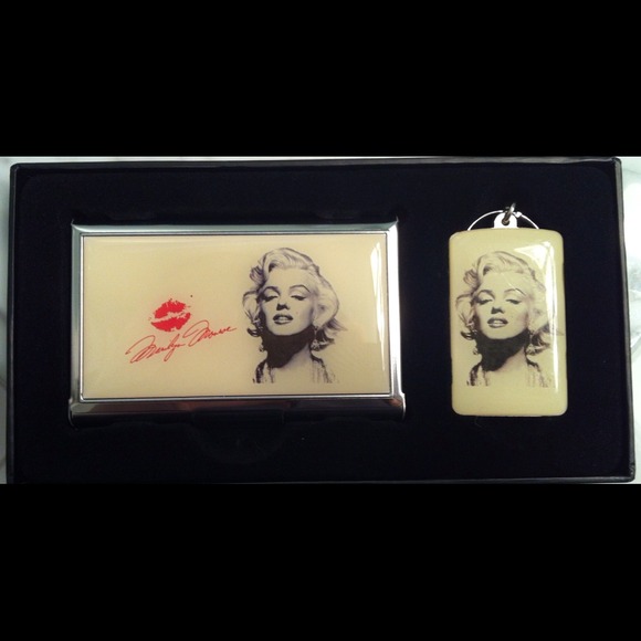 Accessories - Marilyn Monroe Card Holder & Keychain (new in box)