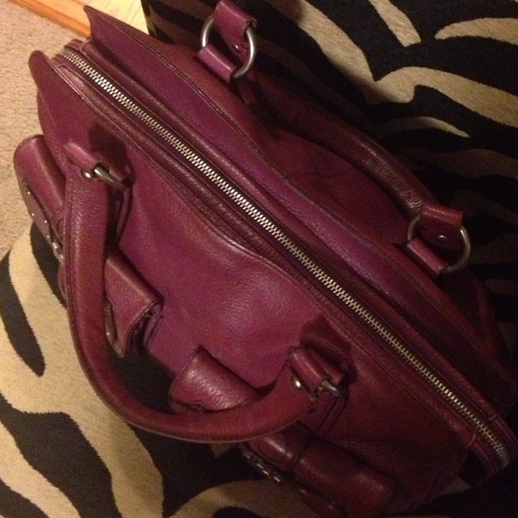 SOLD! MARC BY MARC JACOBS Pink Leather Bow Handbag - Picture 4 of 4