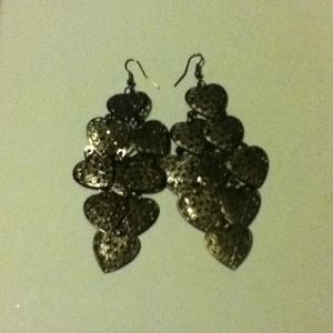 1 pair of fashion earrings!