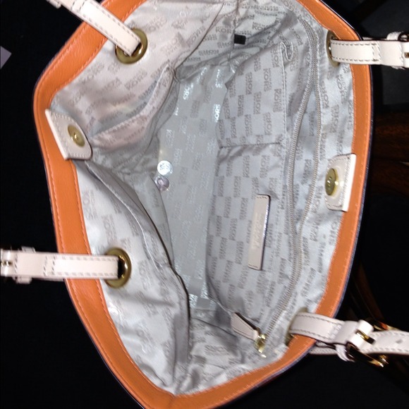 Michael Kors hand bag - Picture 2 of 2