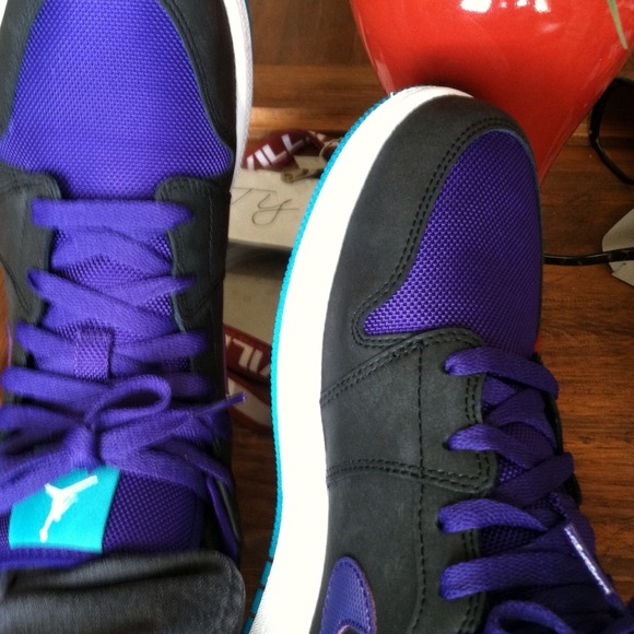 Air Jordan 1 MID