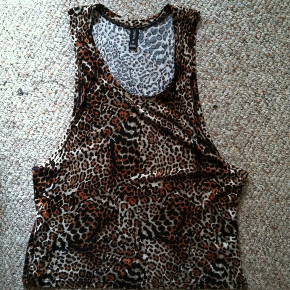 🚫Sold🚫 Leopard print tank