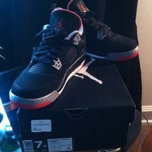 Air Jordan 4 Retro
