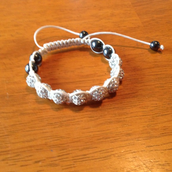 White shamballa crystal bracelet - Picture 1 of 1