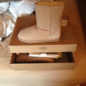 Sand uggs