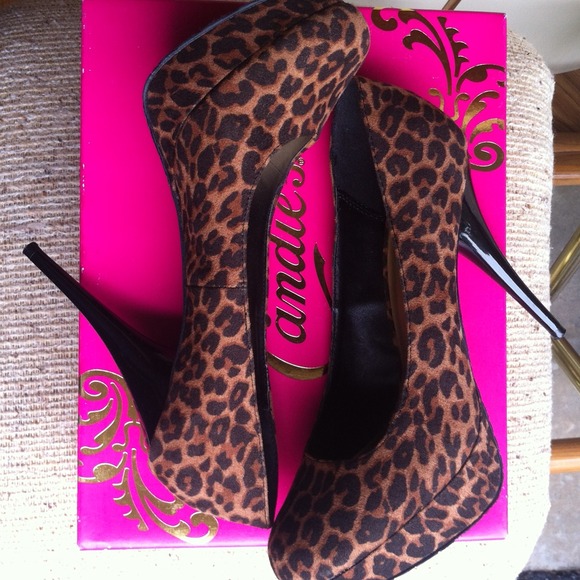 🚩SOLD🚩Cheetah print high heels - Picture 3 of 4
