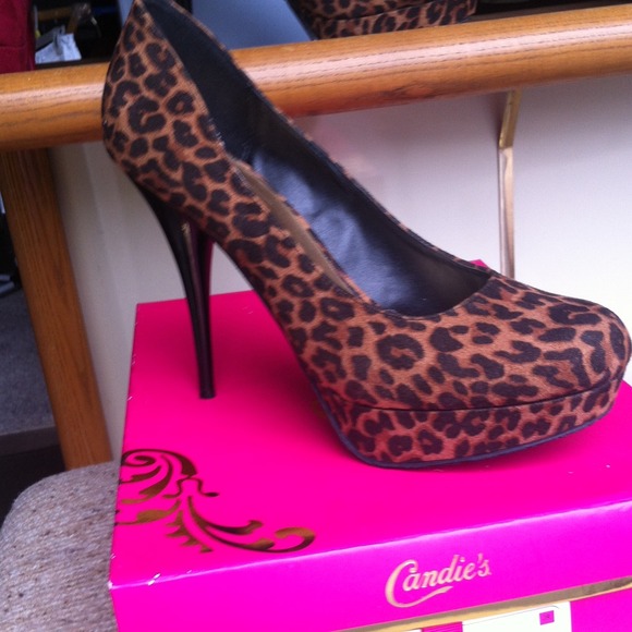 🚩SOLD🚩Cheetah print high heels - Picture 4 of 4