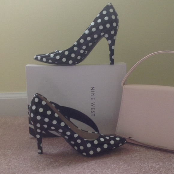 nine west polka dot pumps