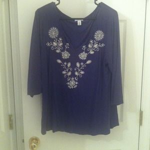 V-neck beaded shirt