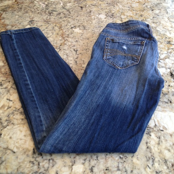 BUNDLED ***REDUCED*** DECREE super skinny size 3