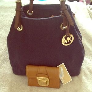 Authentic Michael Kors bag see description