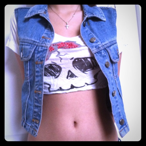 Skull belly shirt 💀
