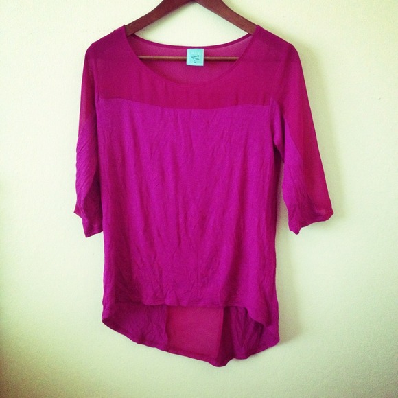 HIP Top - Picture 1 of 2