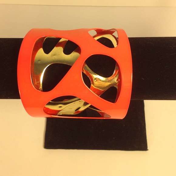 *SOLD* ❤ 60's look, bright orange & gold cuff!
