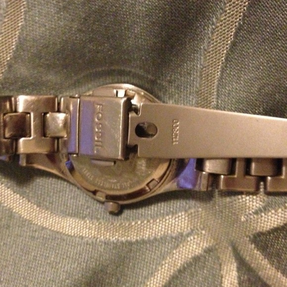 Fossil pink watch - Picture 4 of 4