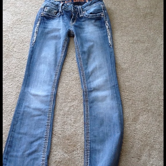 LIGHT BLUE JEANS,