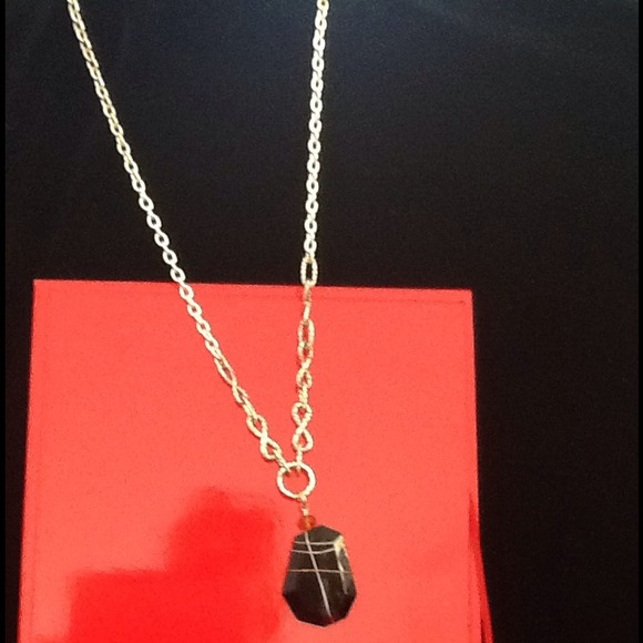 🎉HOST PICK🎉 SILVER TONE W/BLACK STONE NECKLACE - Picture 3 of 4