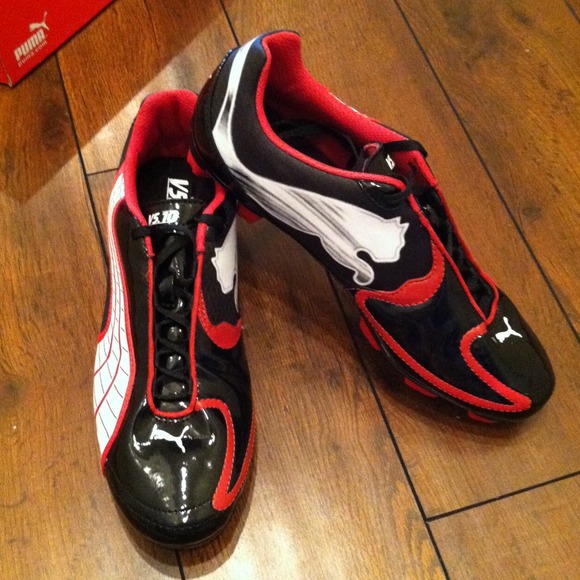 Brand new Puma soccer cleats!! - Picture 2 of 4