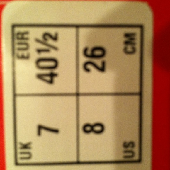 Brand new Puma soccer cleats!! - Picture 4 of 4