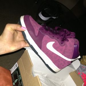 WMNS Nike Dunks HiGH