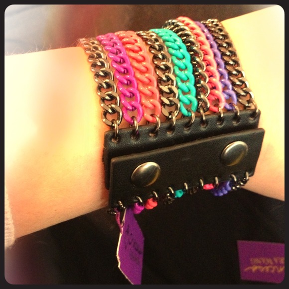 NWT Multi-color chain link layered bracelet
