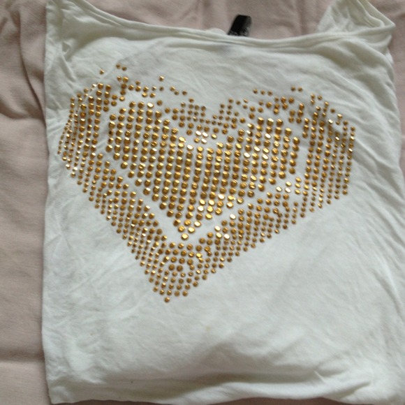 White long sleeve crop shirt with gold heart