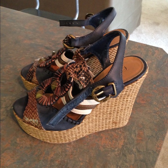 Multi color wedge