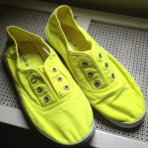 Van-like neon yellow shoes