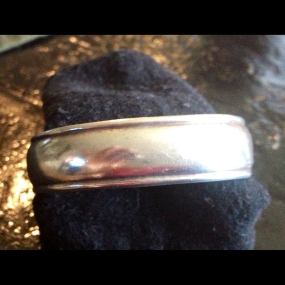 !!!SOLD!!!!!James  Avery  bracelet
