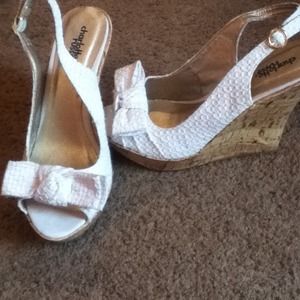 White wedges🎀✋on hold✋