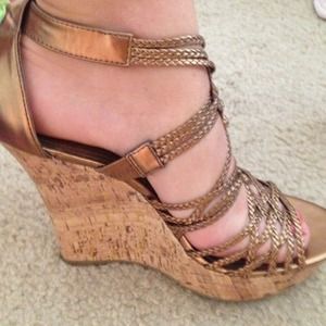 Gold wedges