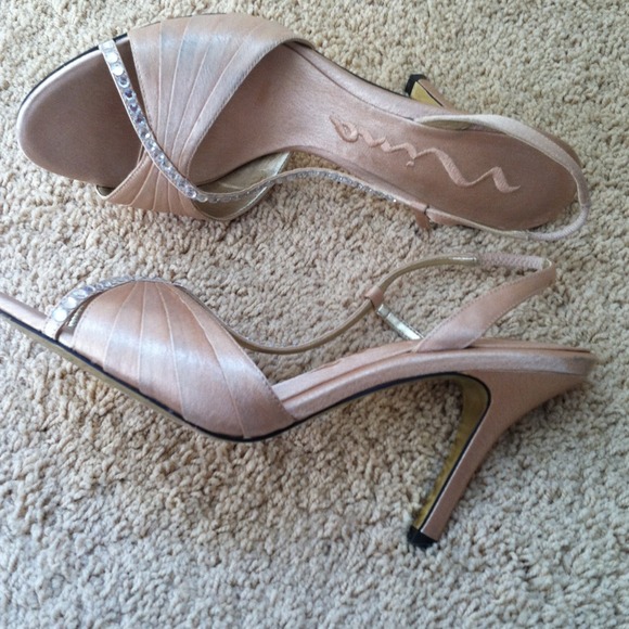 Gold satin sandals - Picture 2 of 2