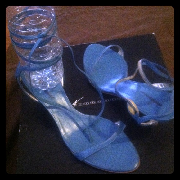 Sexy Giuseppe Zanotti 2in Kitten Heel Wrap Sandals